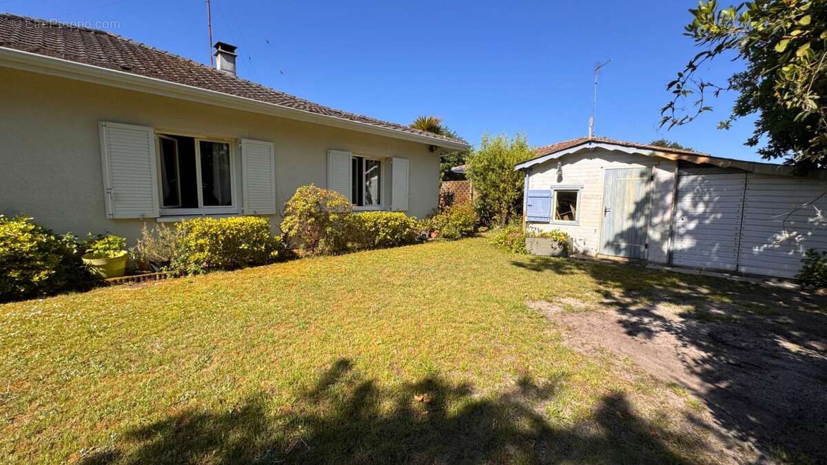 Villa plain-pied avec piscine - photo 13