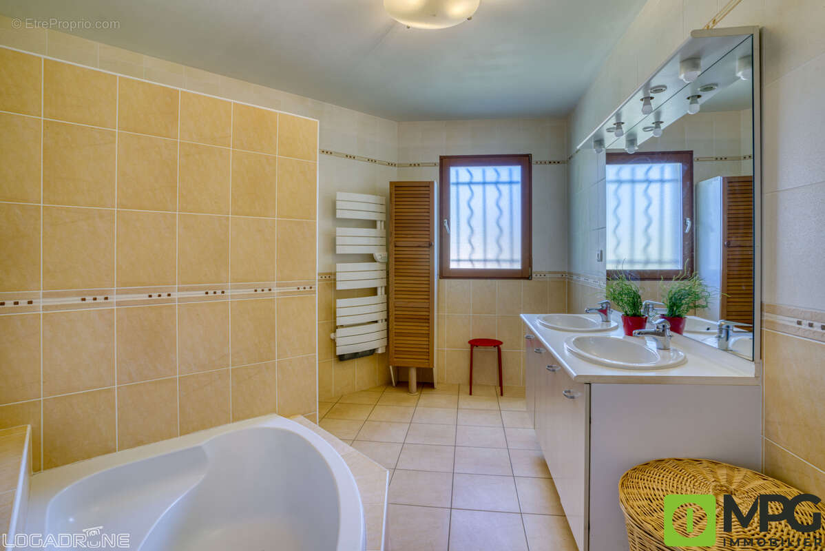 Maison à VILLENEUVE-SUR-LOT