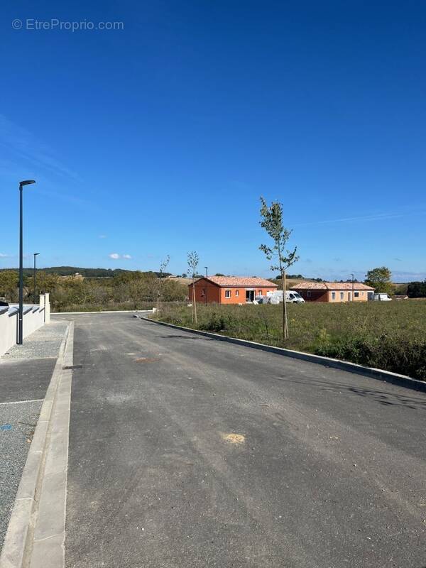 Terrain à CADALEN