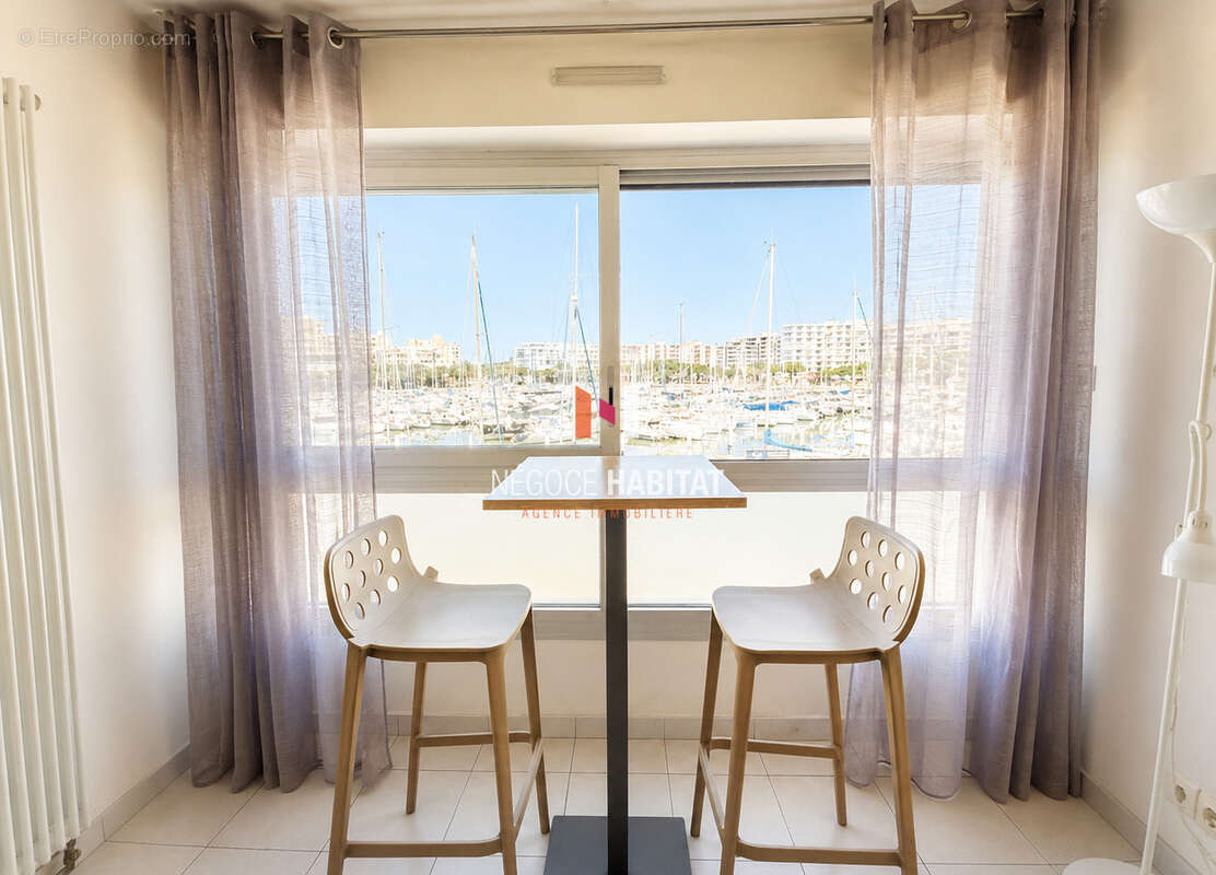 Appartement à MAUGUIO
