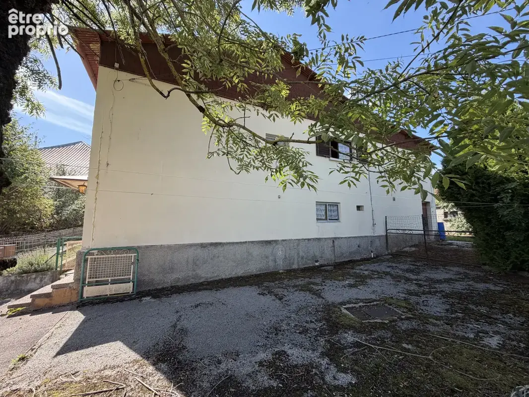 Maison de 202 m2 à rénover - Chaffois (25300) - photo 7