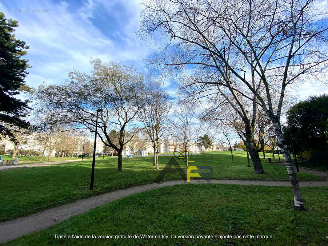 Appartement à SARTROUVILLE