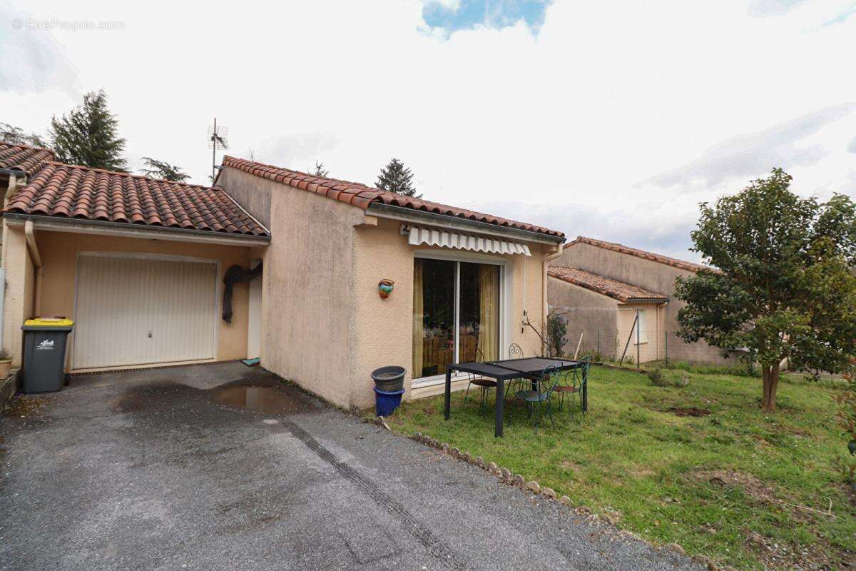 Maison à AIGUEFONDE