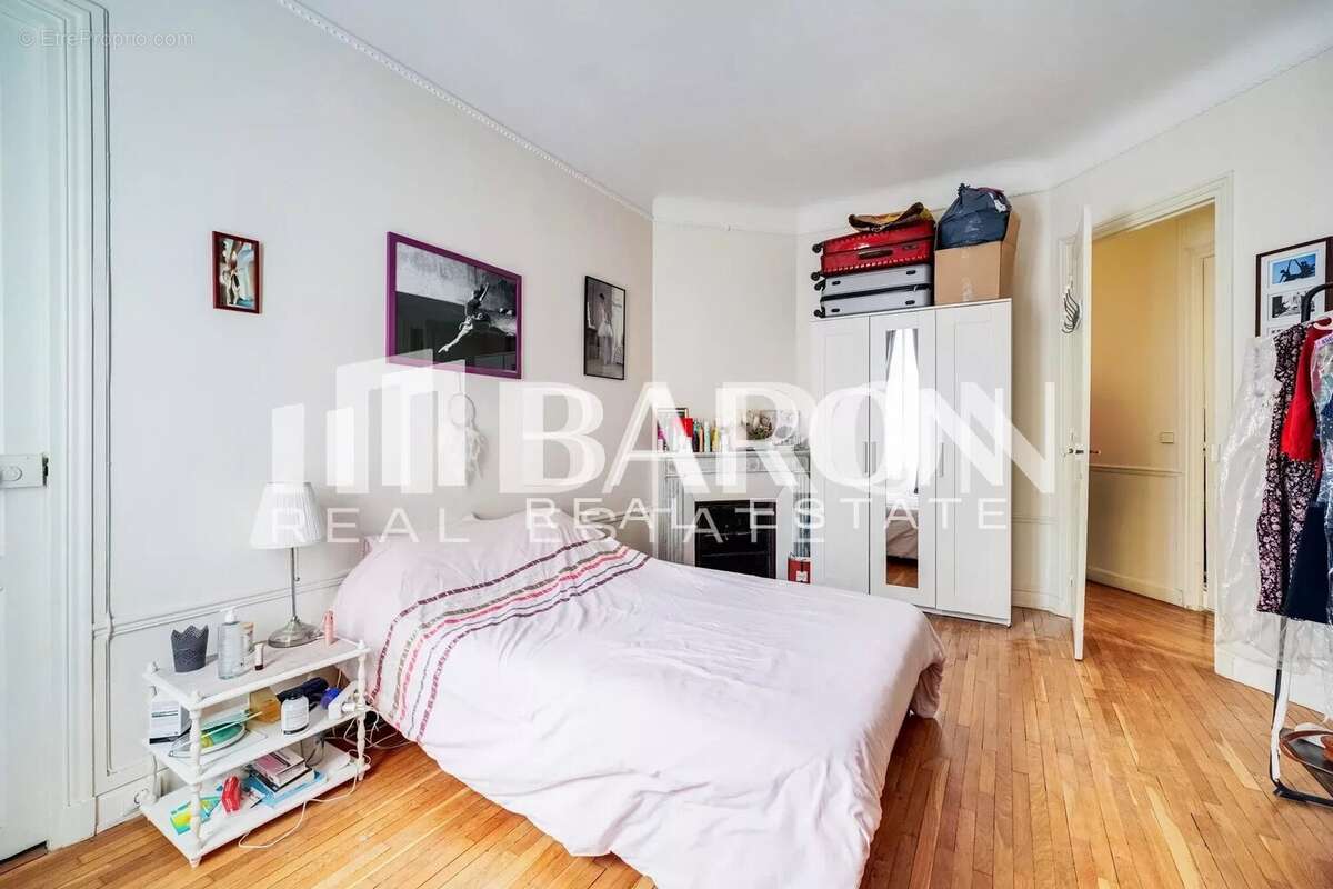 Appartement à PARIS-17E