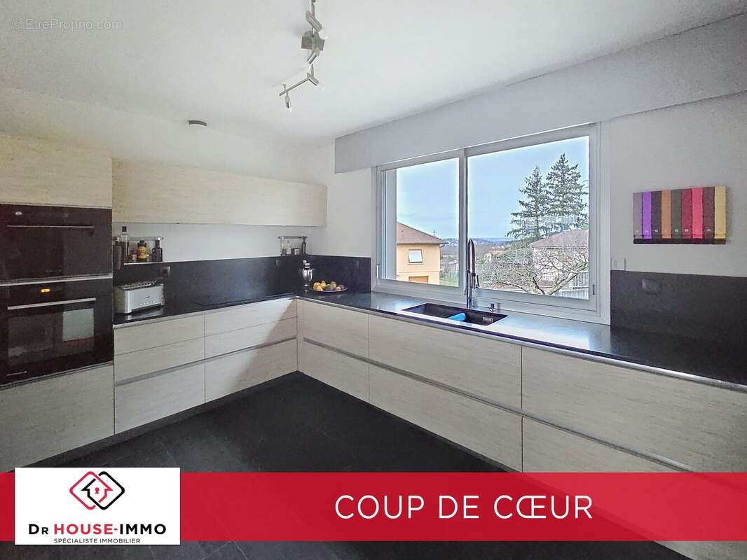 Maison à LA TOUR-DE-SALVAGNY