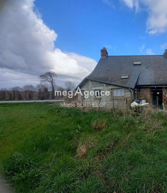 Maison à COMBOURG