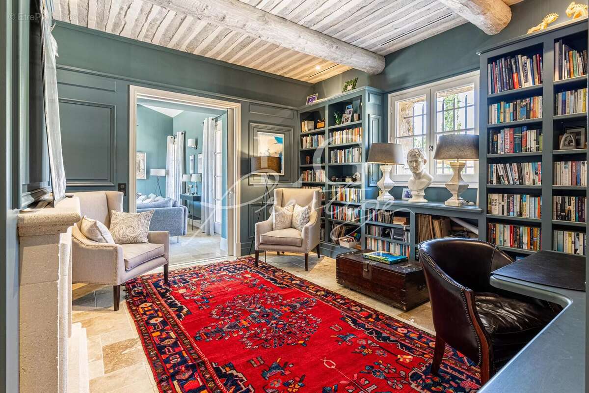 Maison à TOURRETTES