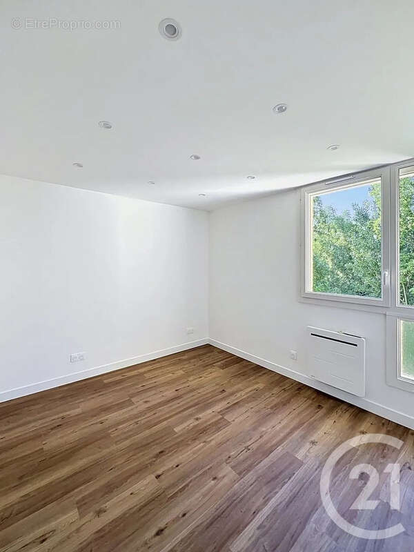 Appartement à SAVIGNY-LE-TEMPLE