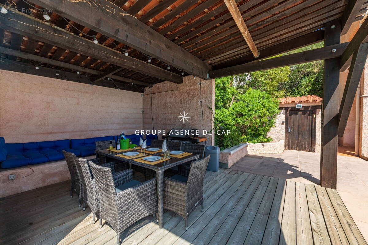 Villa avec piscine à vendre à Saint-Raphaël Valescure proche des Golfs - photo 16