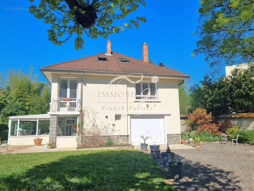 Maison à TASSIN-LA-DEMI-LUNE