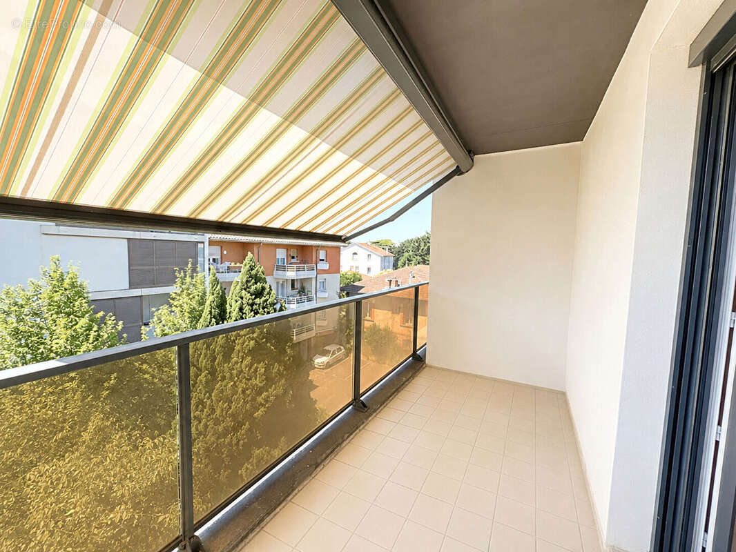 TOULOUSE -MINIMES "LES RAISINS" T3 climatisé avec balcon - ascenseur -et deux place de parking en sous-sol. - photo 8