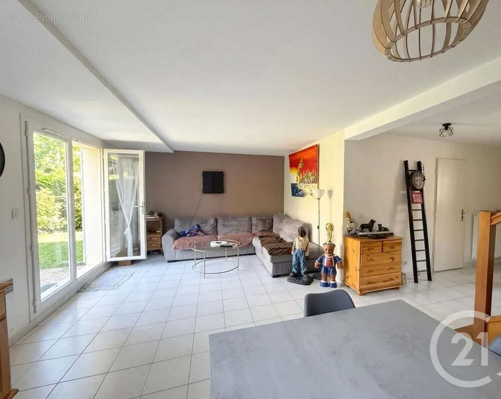 Maison à MOUSSY-LE-NEUF