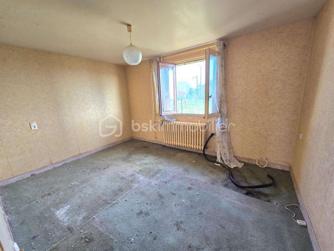 Maison à SAINT-PRIEST-BRAMEFANT