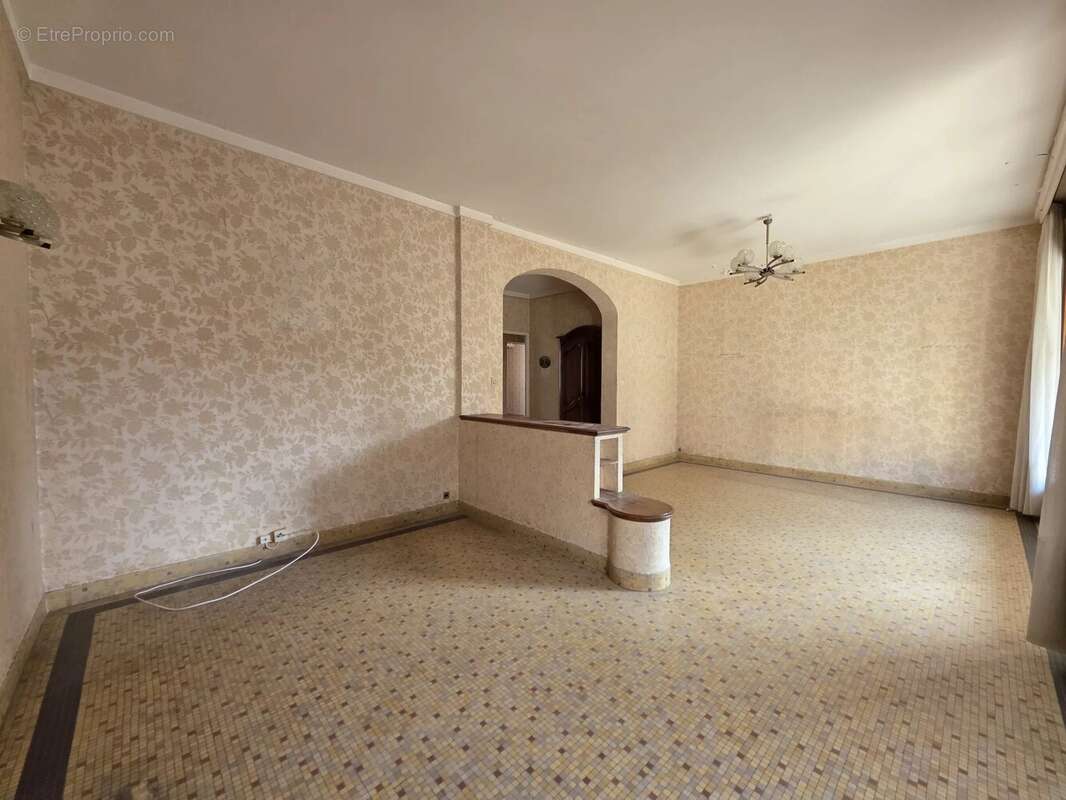 Appartement à MARSEILLE-6E