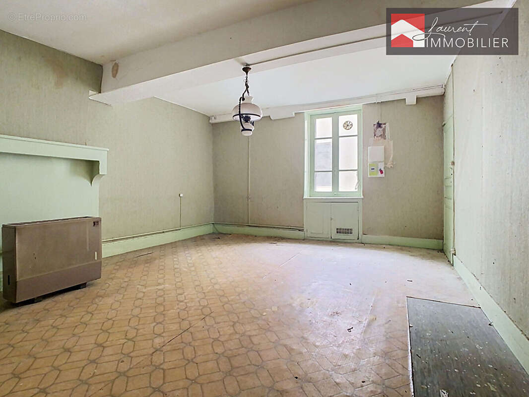 TOURNUS centre - A vendre Maison de ville avec fort potentiel - photo 2
