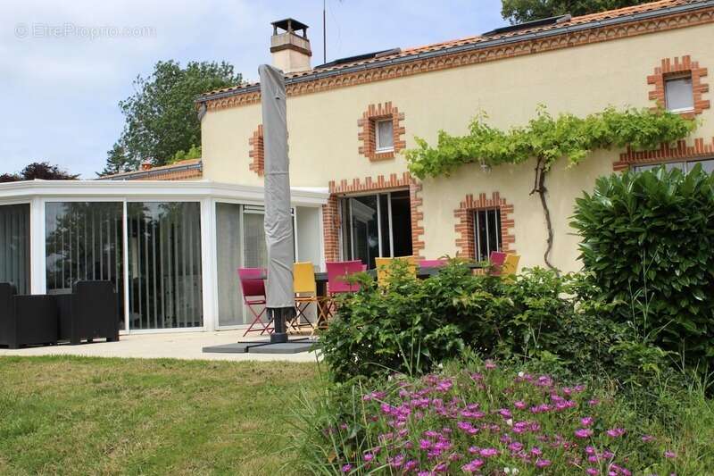 Dpt Maine et Loire (49), à vendre proche  de Cholet, maison de caractère avec 6 chambres sur 3750 m² de terrain + dépendance - photo 6