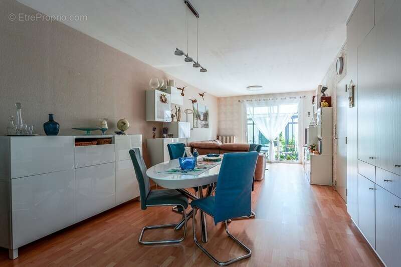 Maison à vendre 8 pièces SAINT CYR SUR LOIRE (37) - photo 3