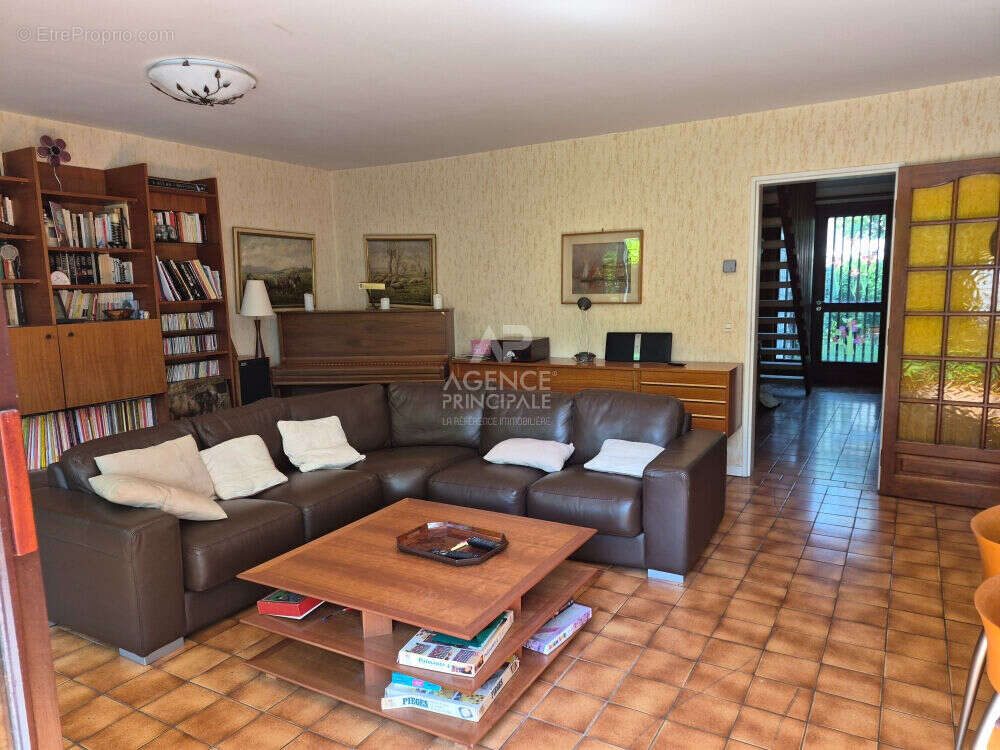 Maison Saint Germain En Laye 7 pièce(s) 140 m2 - photo 4