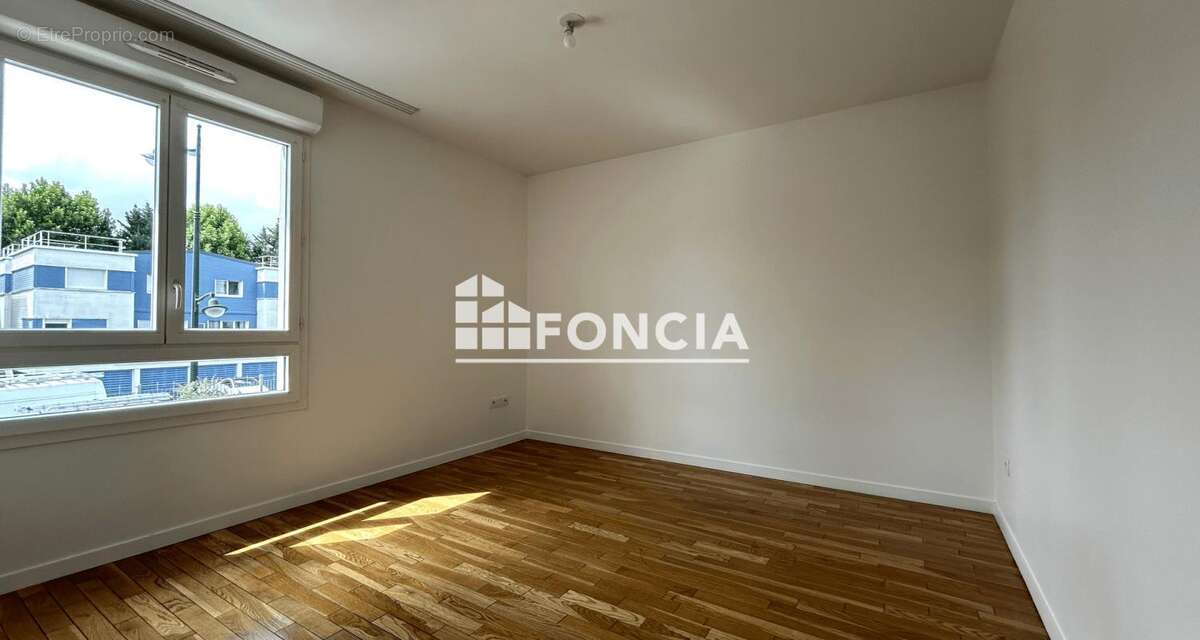 Appartement à CORBEIL-ESSONNES