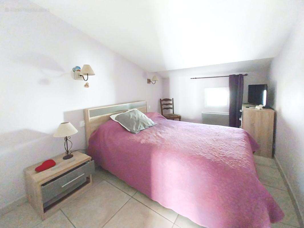 A vendre : Maison de Village rénovée avec garage au cœur de Sérignan - photo 8