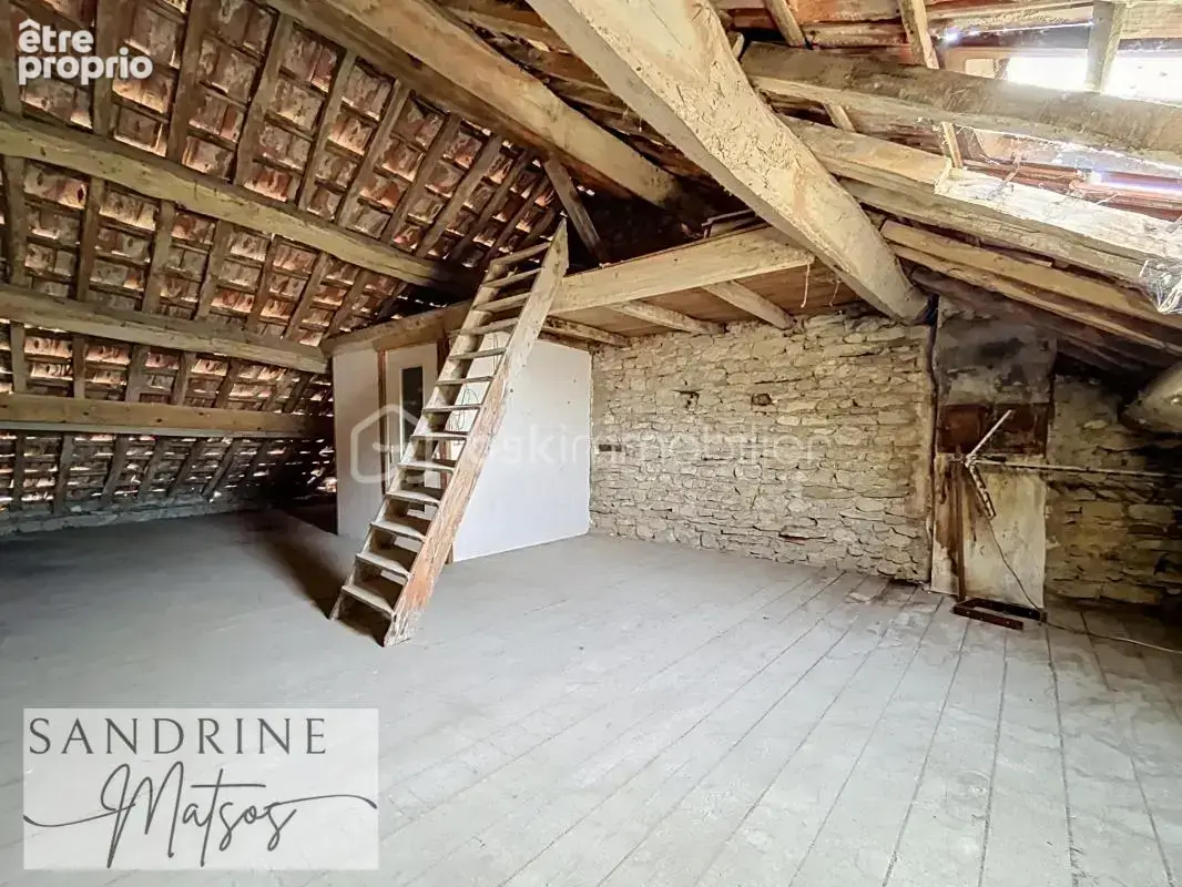 Maison en pierre pleine de charme et de potentiel - photo 26