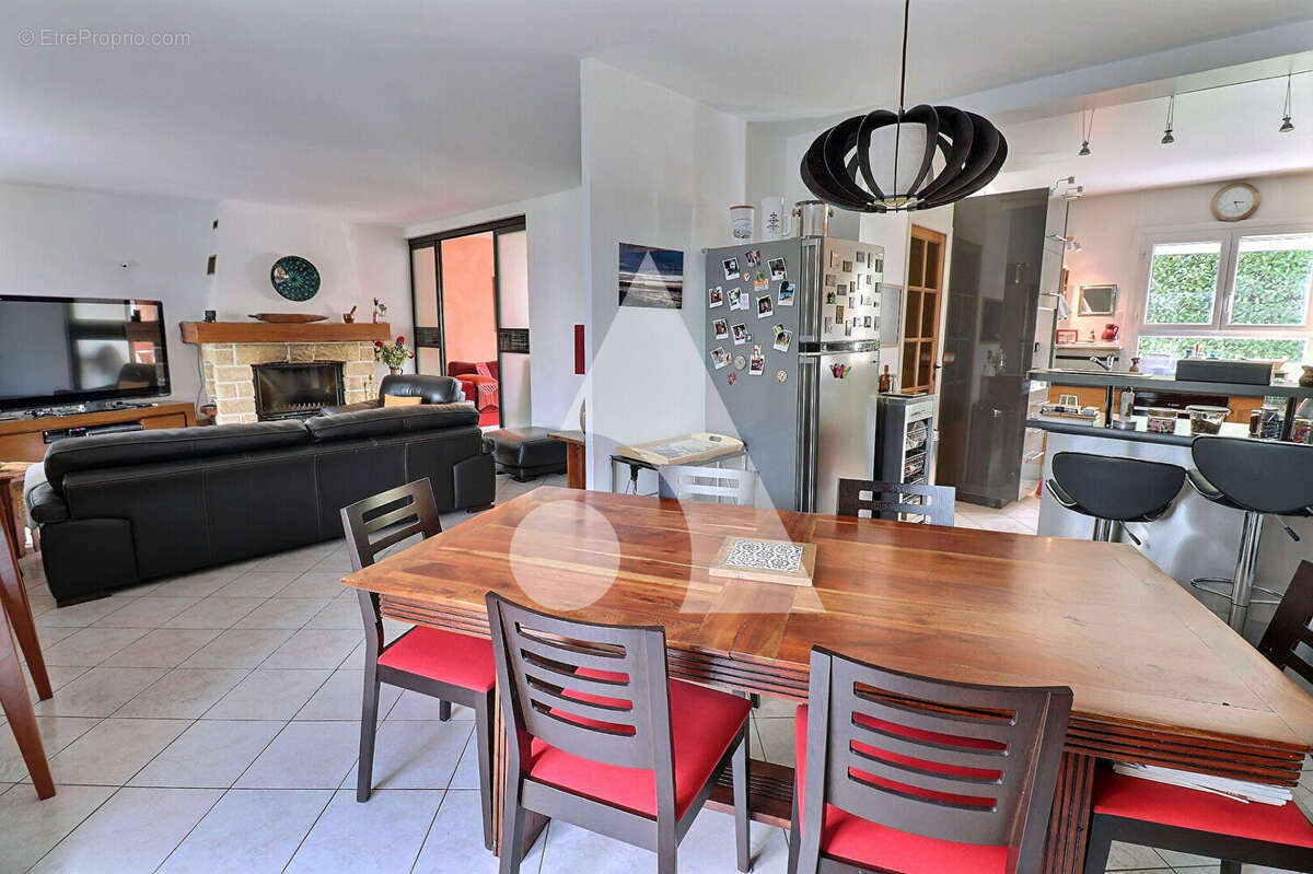 Maison à MERY-SUR-OISE