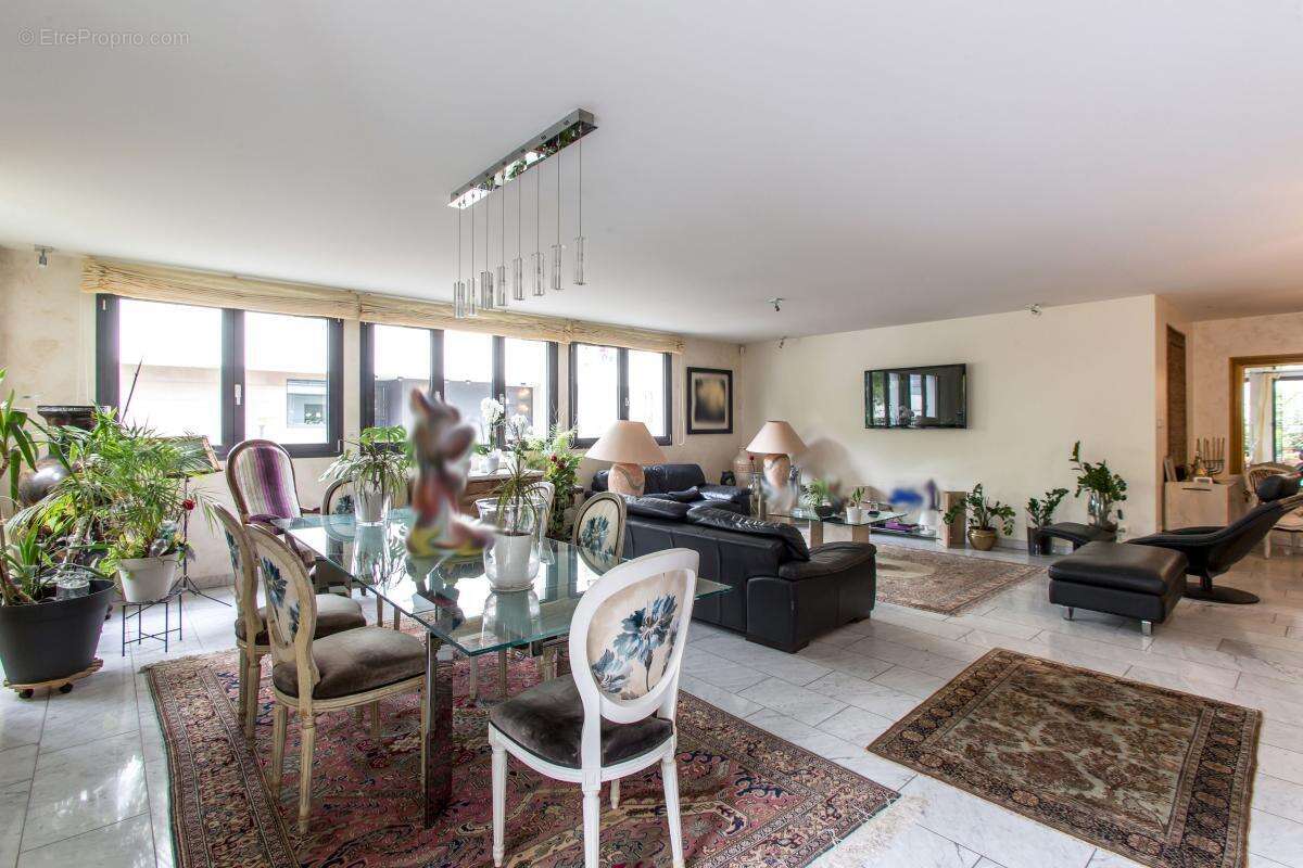 181 m² d'exception et 130 m² de terrasse à l'Orangerie - photo 5