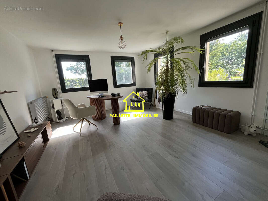 Maison 275 m² à Saint-Romain-De-Colbosc  - photo 5