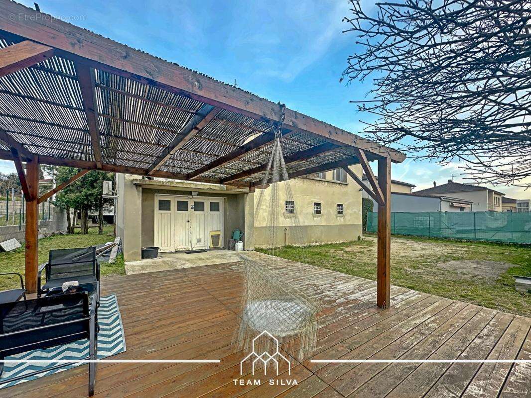 Maison à ROUSSILLON