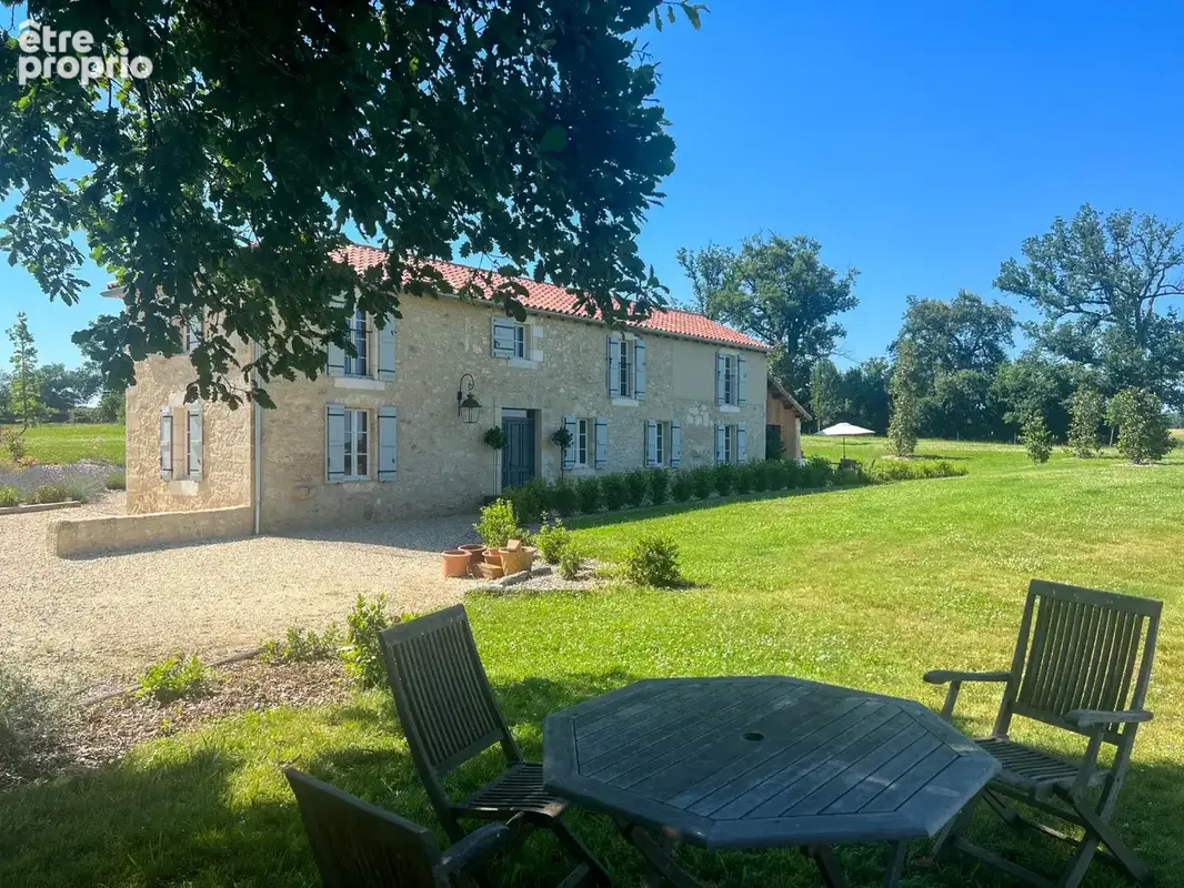 Idylle rurale, somptueuse maison en pierre sur 1,8 hectares de terrain - photo 2