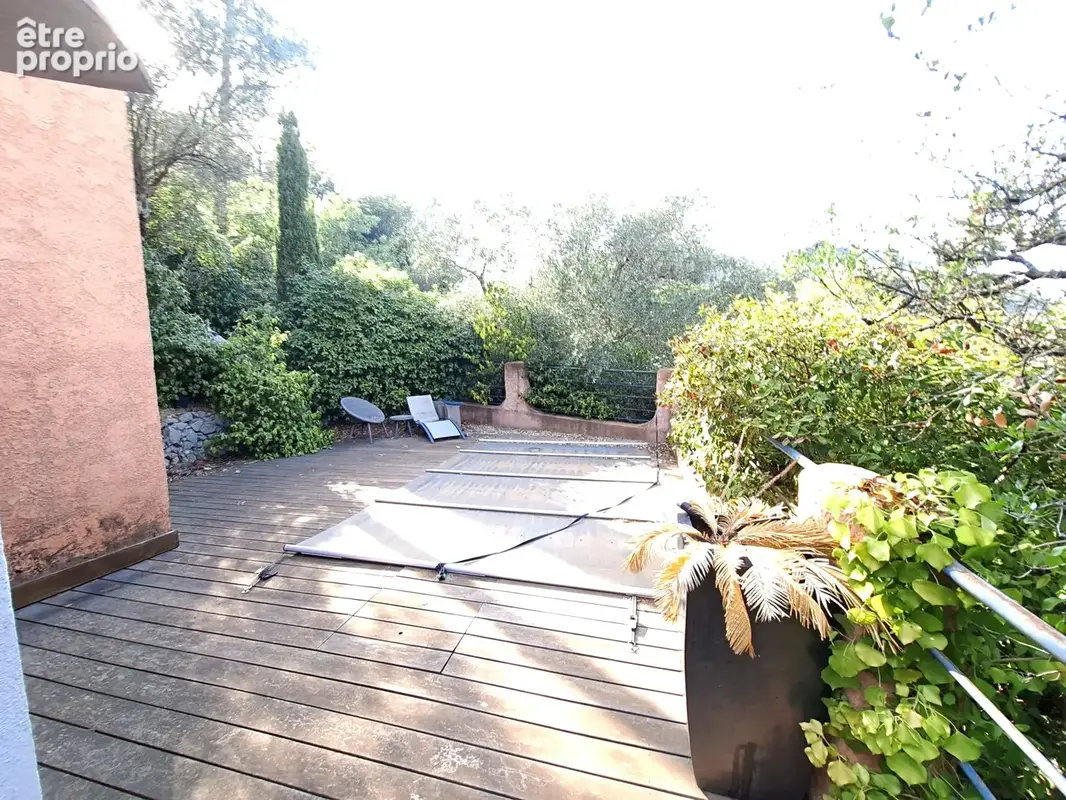 En vente à Solliès-Toucas : maison 6 pièces avec CABINET BARME - photo 5