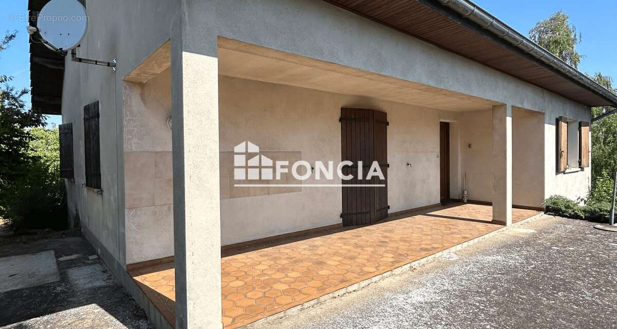 Maison à ESTRABLIN