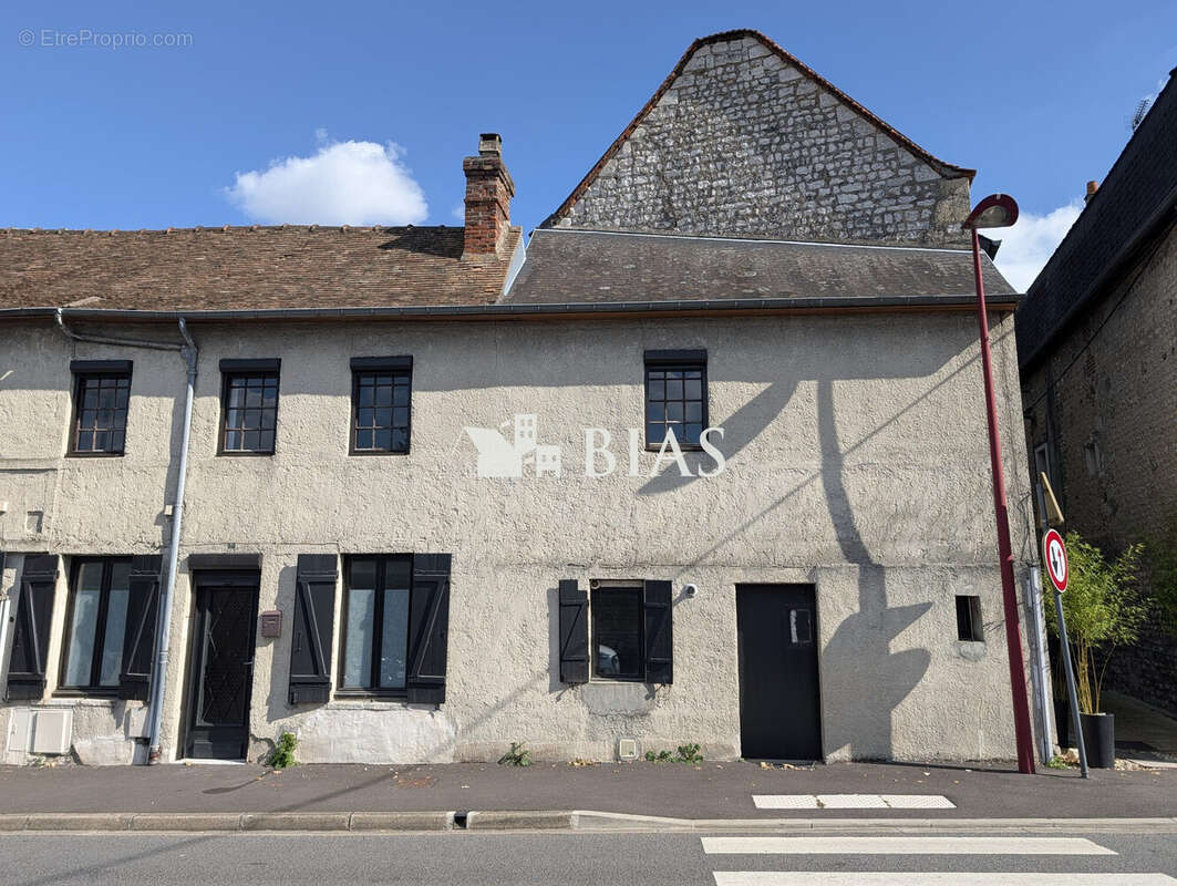 Maison à PONT-DE-L&#039;ARCHE