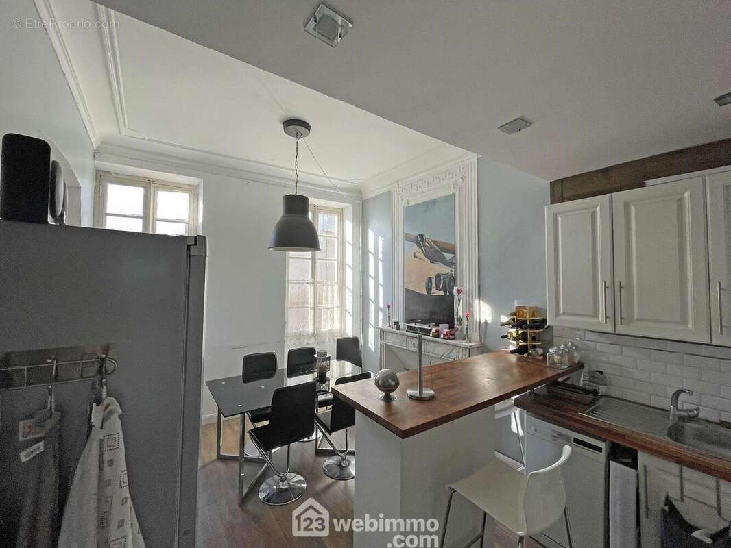 Vue sous l'angle opposé. - Appartement à BARBENTANE