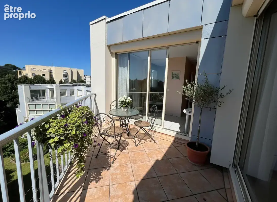 LA ROCHE SUR YON - Appartement 3 pièces 75m2 avec terrasses   Dernier étage - photo 10