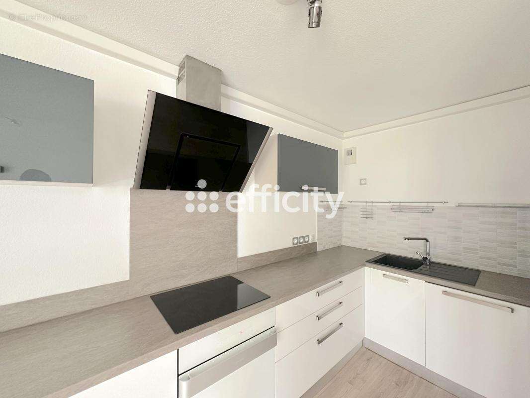 Appartement à LATTES