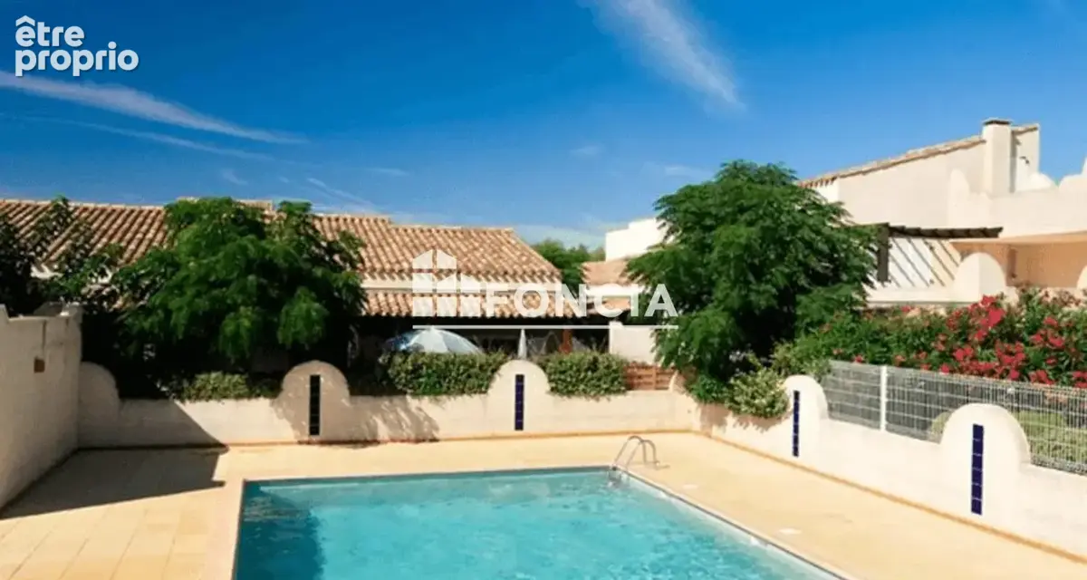 AGDE - Cap d'Agde, secteur Rochelongue : villa T3 avec piscine, jardinet privatif et parking dans résidence sécurisée - photo 3