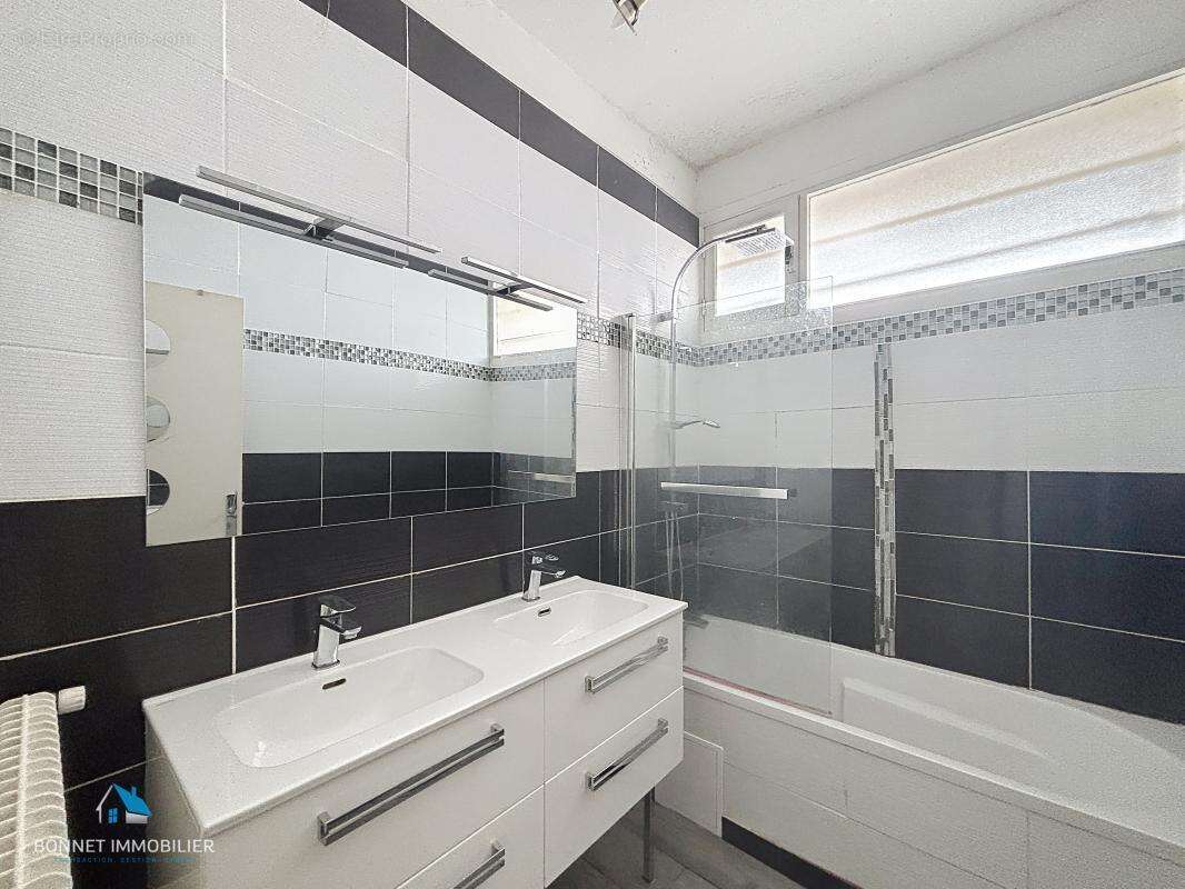 Appartement à COURNON-D'AUVERGNE