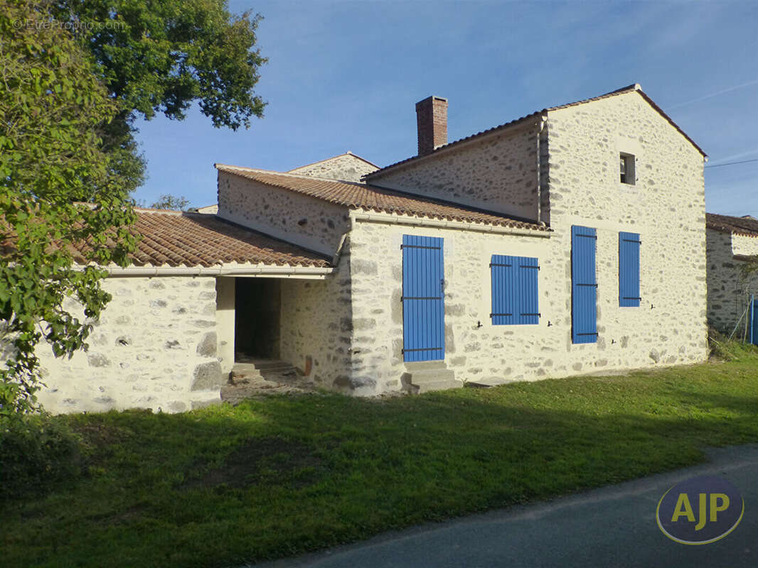 Maison à NESMY