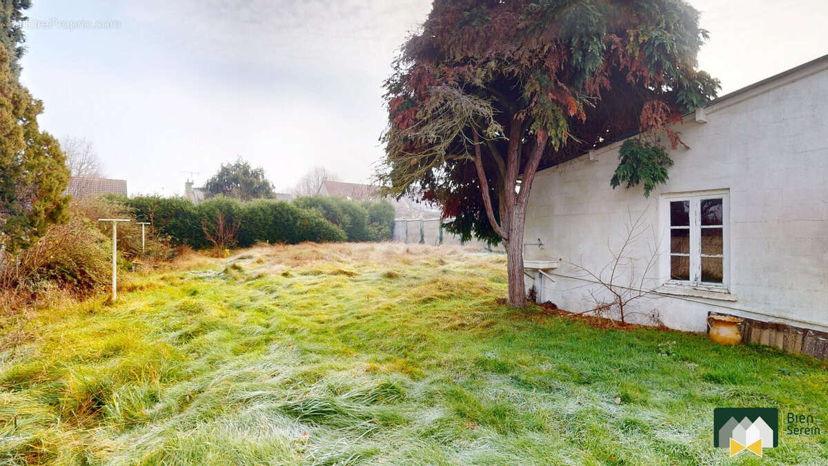 Terrain à LE COUDRAY