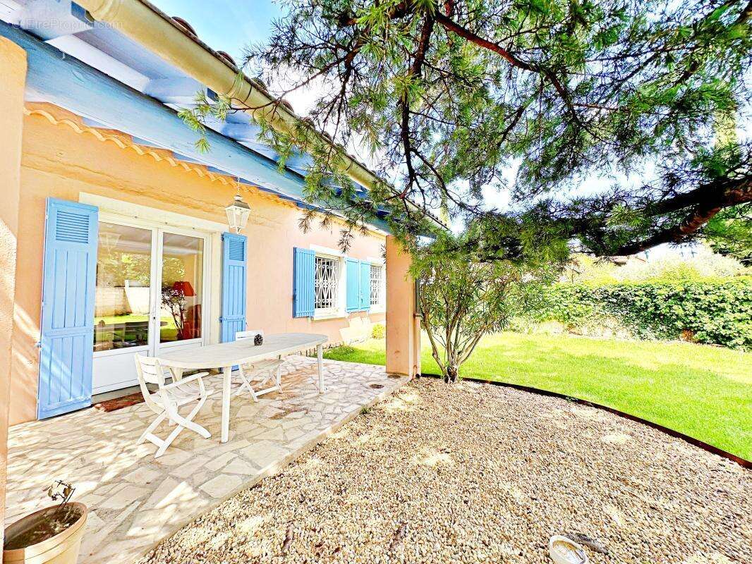 Maison 96 m² à Villeneuve-Les-Avignon  - photo 2