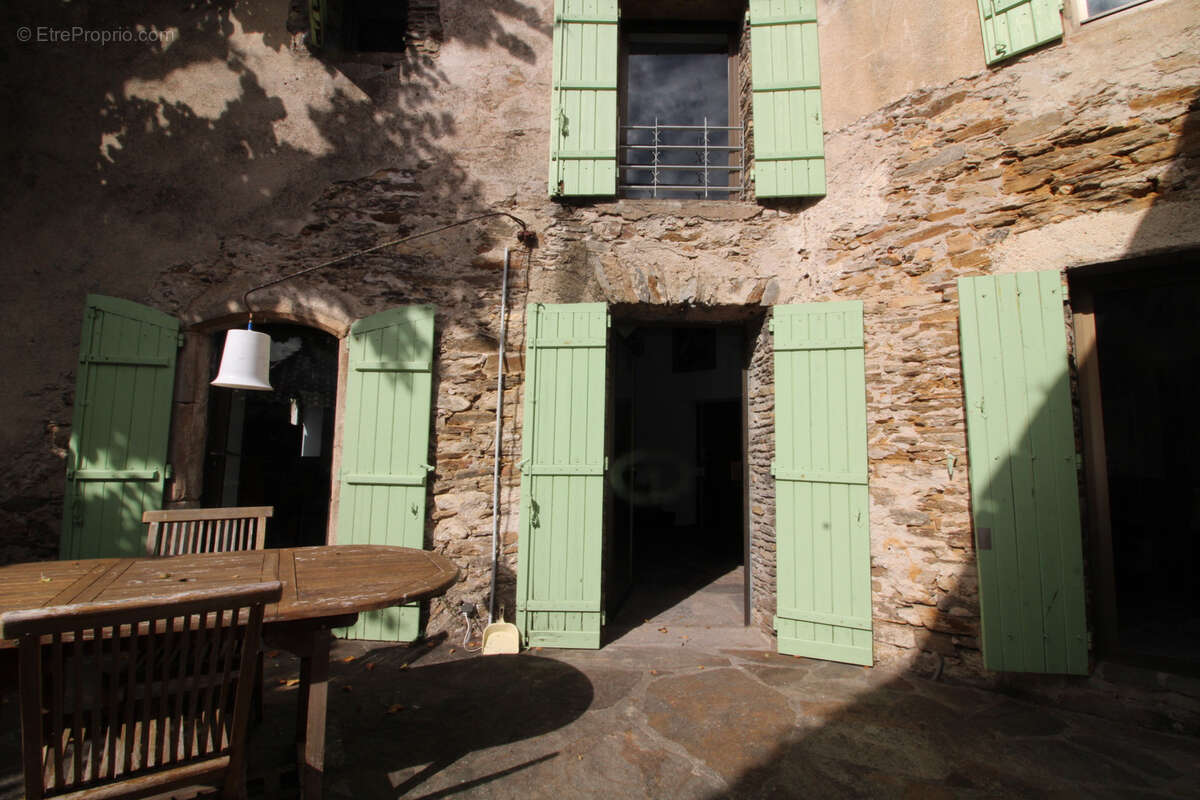 Maison à COLOMBIERES-SUR-ORB