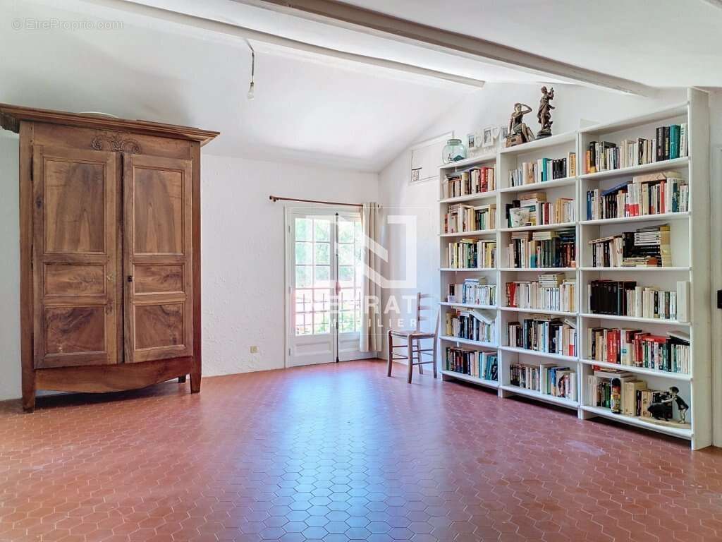 Fayence - authentique mas provencal - 13.000m² de terrain agricole - photo 13