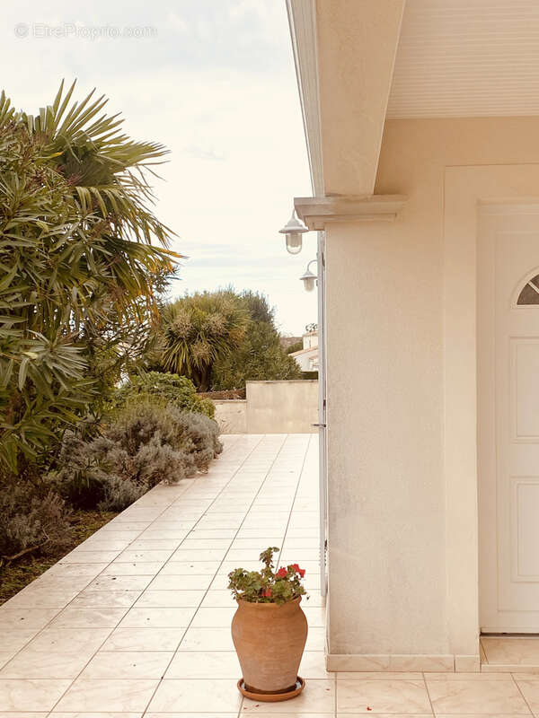 Maison à VAUX-SUR-MER