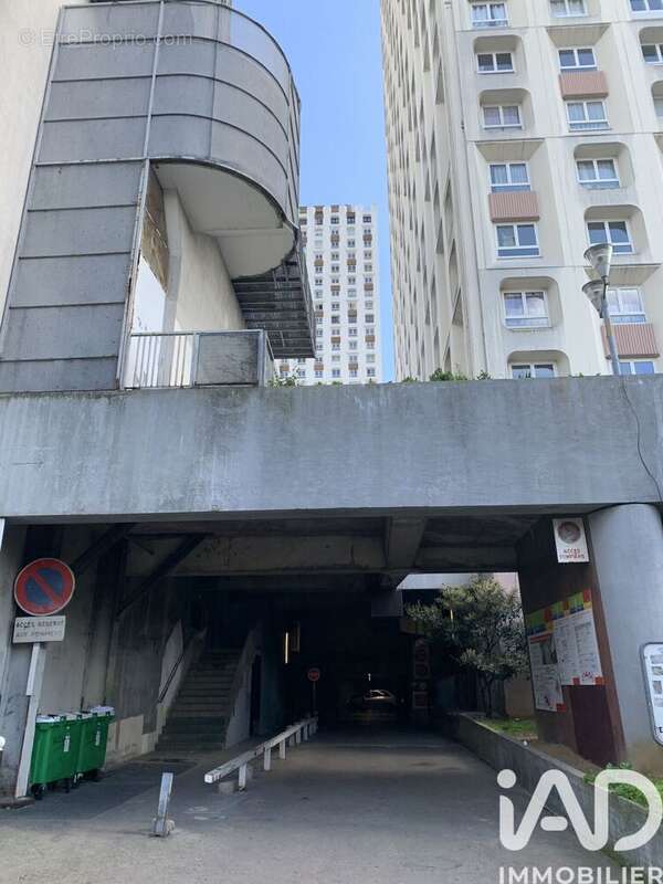 Photo 6 - Parking à PARIS-20E