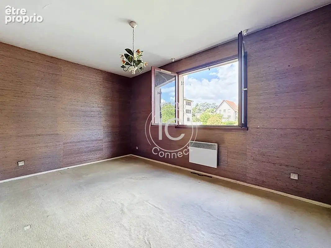 Coeur Village - Appartement T4 - Fort potentiel - Parkings - Garage - photo 8