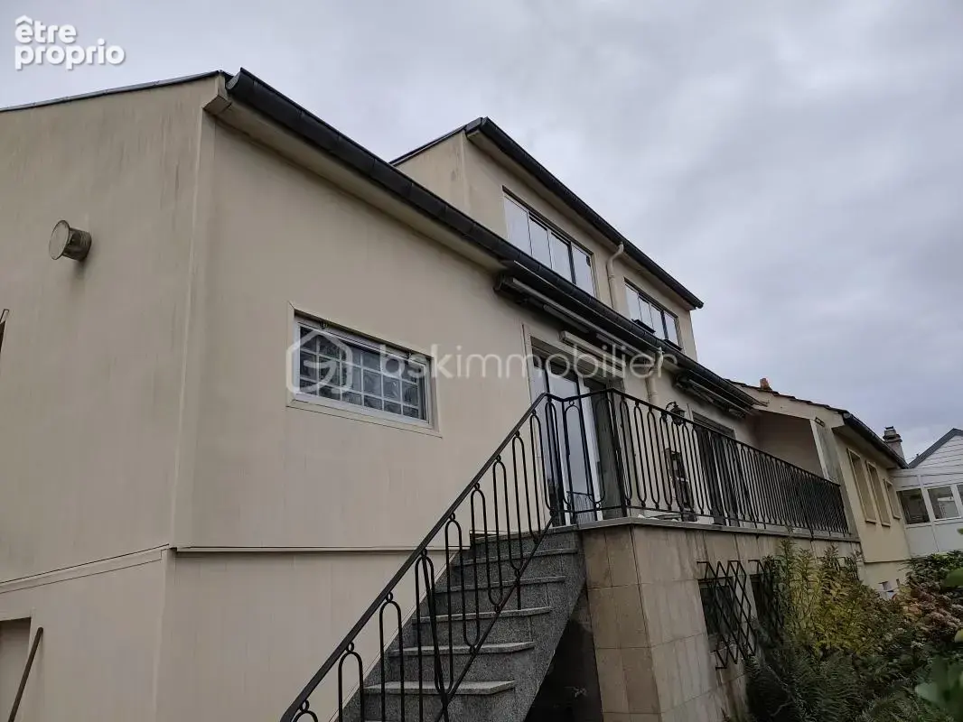  Montigny-lès-Metz – Maison familiale rénovée avec prestations de qualité - photo 3