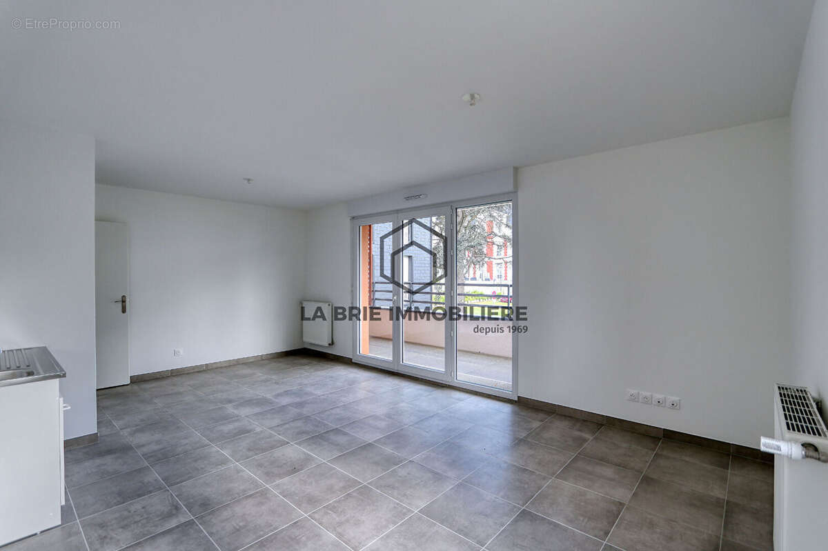 Appartement à EMERAINVILLE