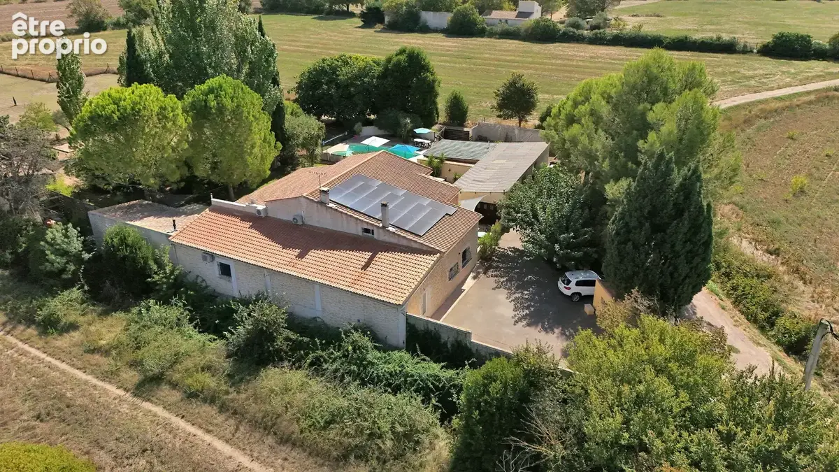 PROPRIETE Nimes 300 m2 Terrain 7.050 m2 avec piscine, pool-house, hangar et dépendances - photo 3