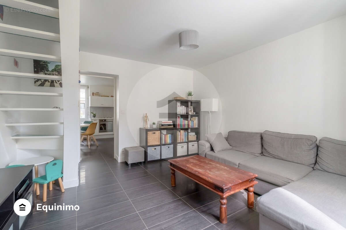 Appartement à PARIS-15E